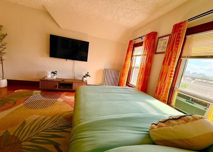 Eclectic 1Br, 10 Min-Boston,Near Public Transport