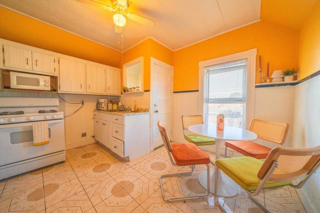 Eclectic 1br, 10 Min-boston,near Public Transport Apartment *