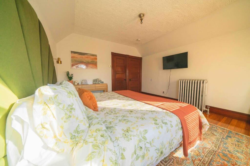 Apartment Eclectic 1br, 10 Min-boston,near Public Transport